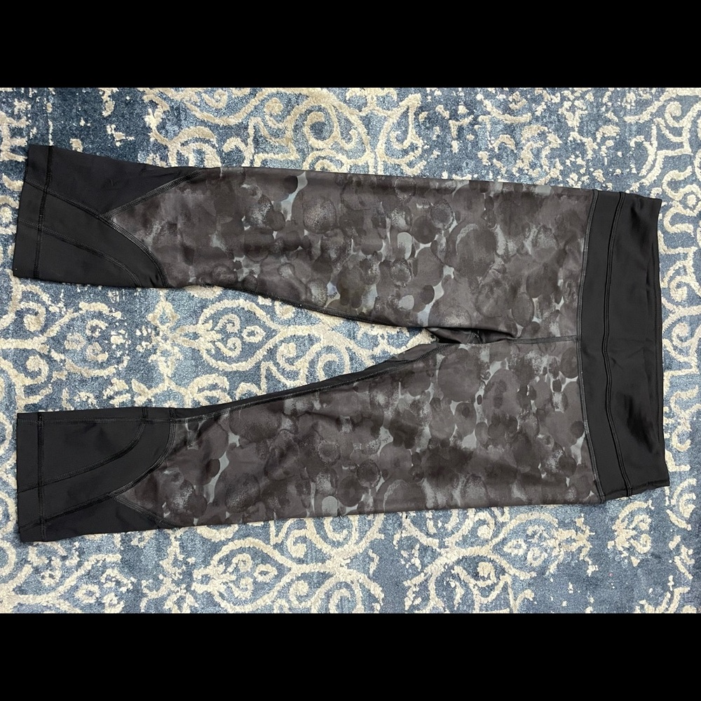 Lululemon Run Inspire II Crop Sz 6 Poppy Petals